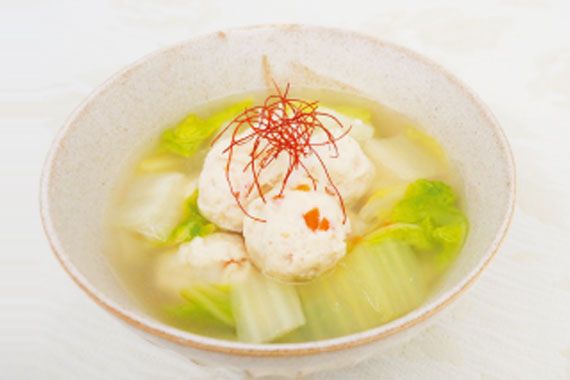 はんぺんでふわふわ！お腹も満足な「ヘルシースープ」