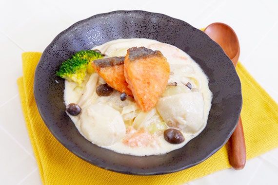 身近な食材でひとみを潤す「鮭と里芋のクリーム煮」