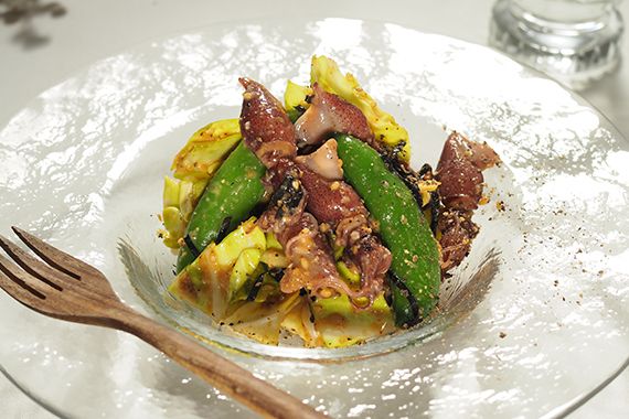 春キャベツとホタルイカの海苔ゴマサラダ