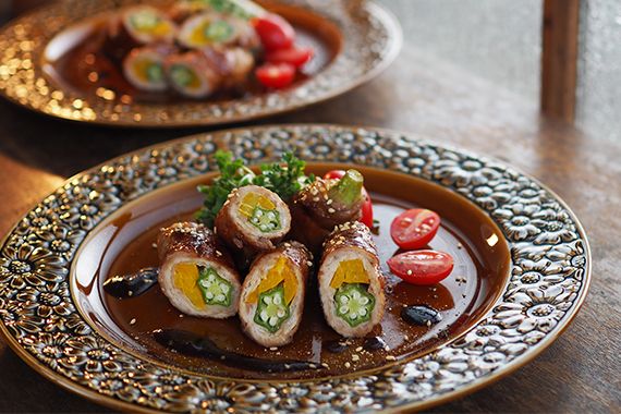 ブルーベリー黒酢ソースでいただく夏野菜の豚肉巻き