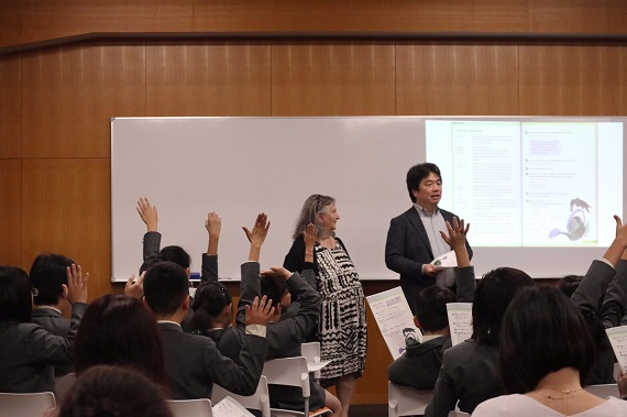 京都府京都市光華学園での講演の様子