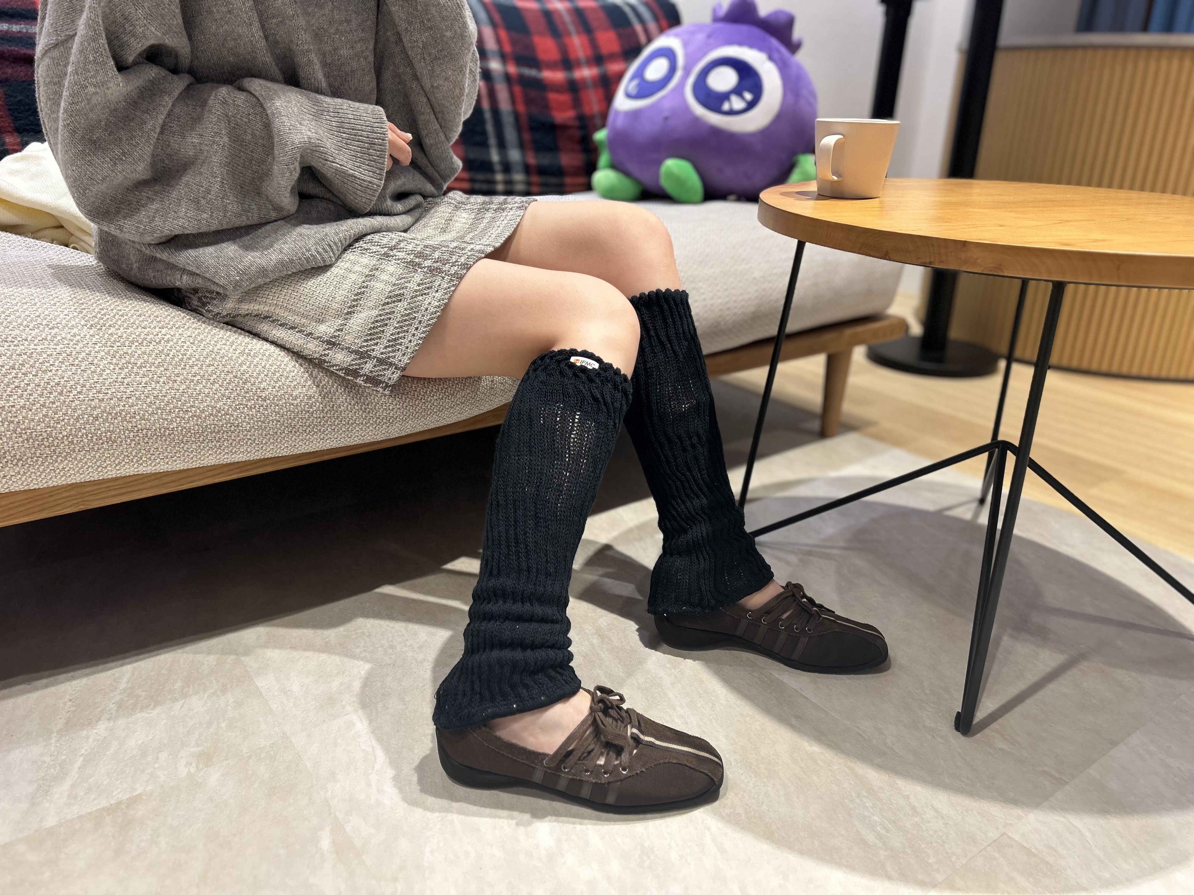 レッグウォーマー女性着画