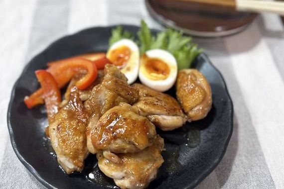 『ブルーベリーはちみつ』でつくるフルーティー照り焼きチキン