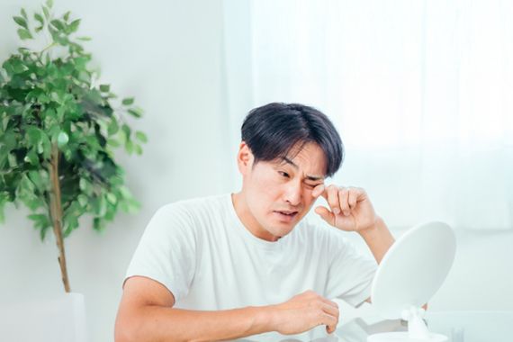 もうこすらないで！正しいアイケアと専用目薬でスッキリ