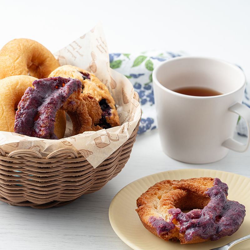 ドーナツと紅茶のティータイム画像