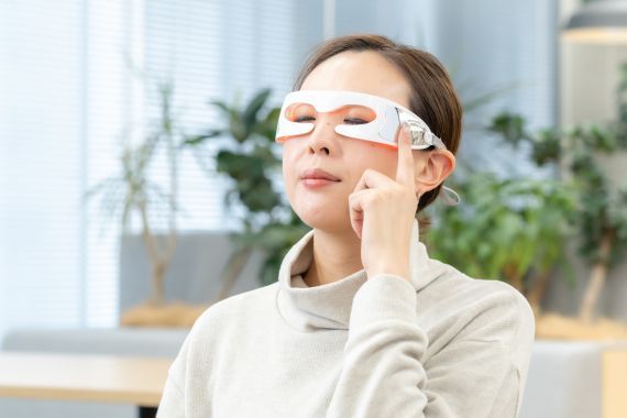 今話題の「LED」でイキイキとした印象に目元からアプローチ♪