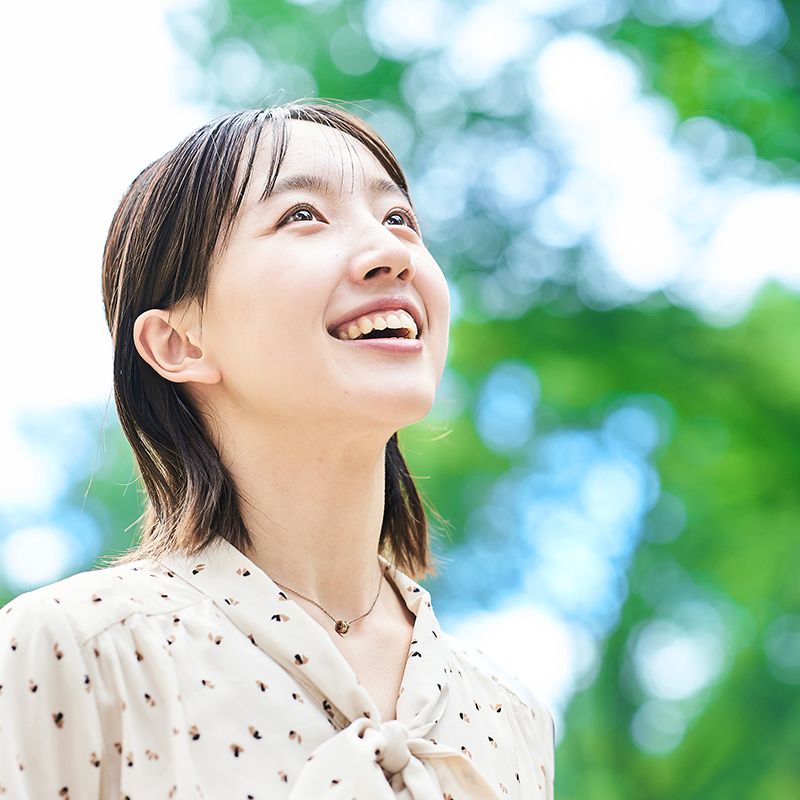 笑顔の女性