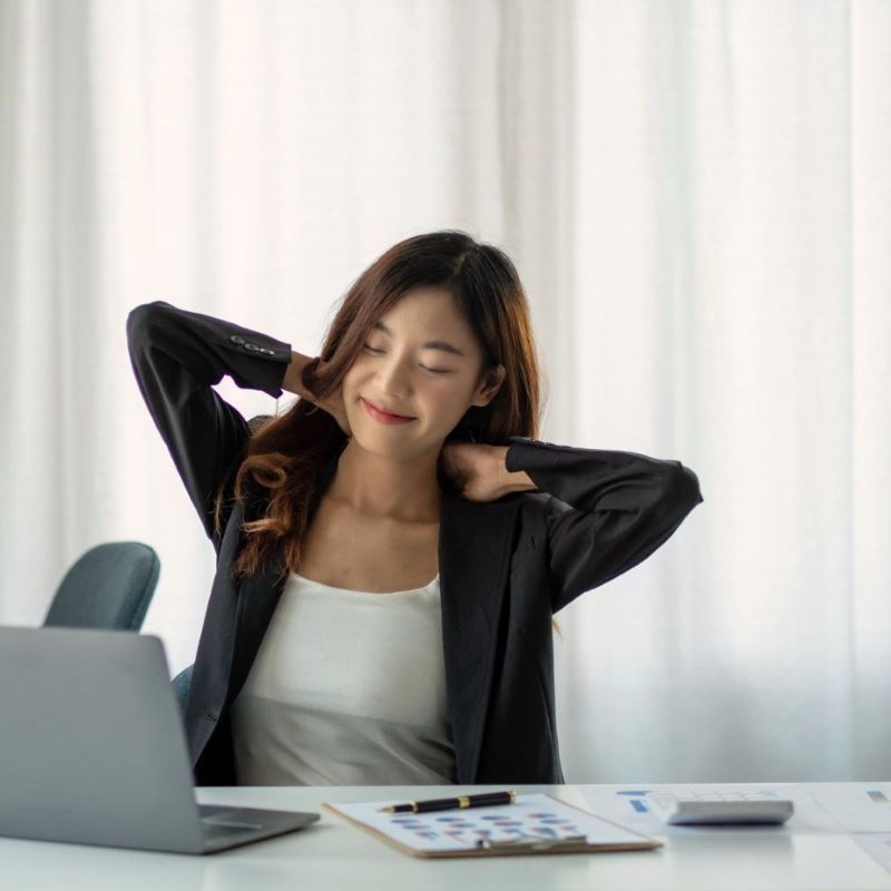 首のストレッチ