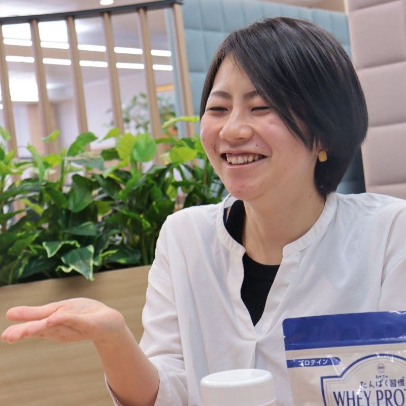 にこやかに語る管理栄養士西尾さん