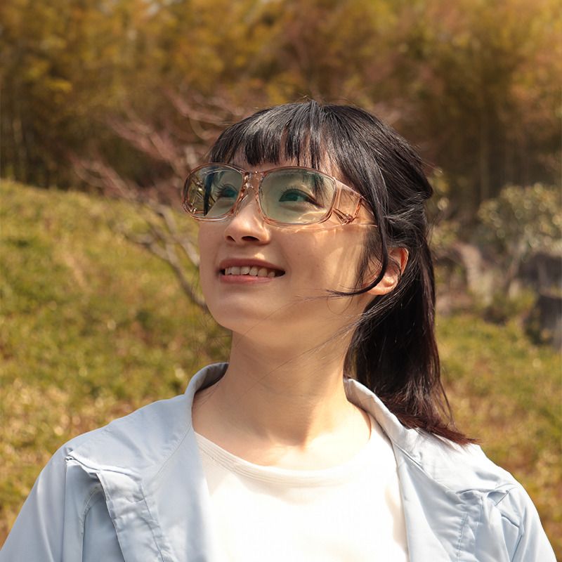 憂鬱そうな女性