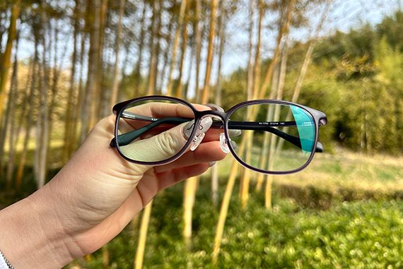 サングラスをかけないと認知症に近づく？白内障と脳の意外な関係
