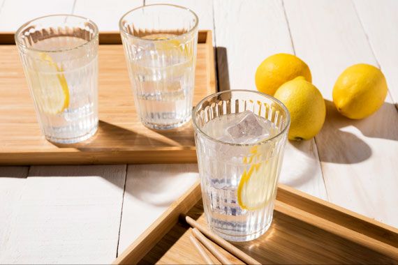 この猛暑　飲んでも飲んでも　満たされず