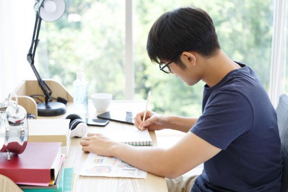 脳内の　働きよくする　DHA