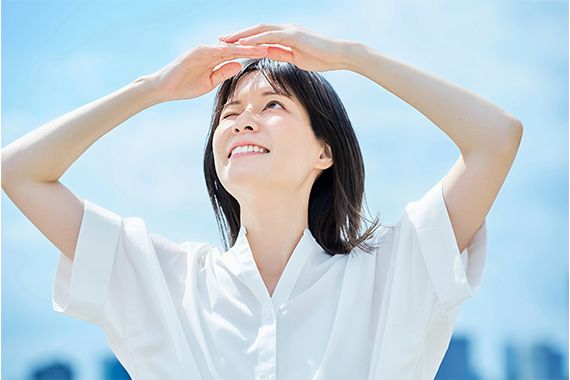 内からも外からも紫外線対策を！